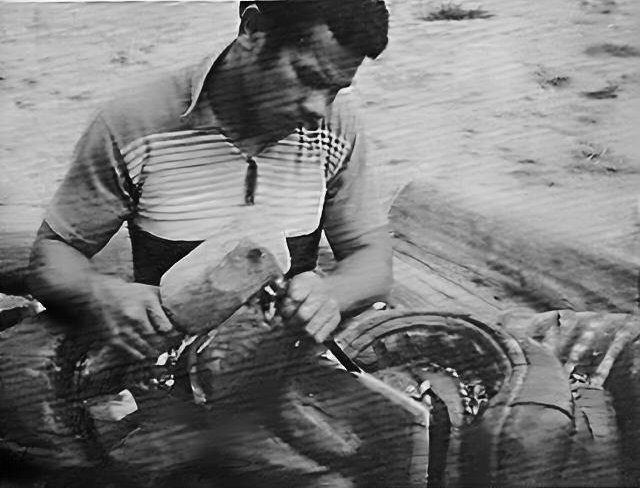 Master carver Tuione Pulotu Master carver Tuione Pulotu